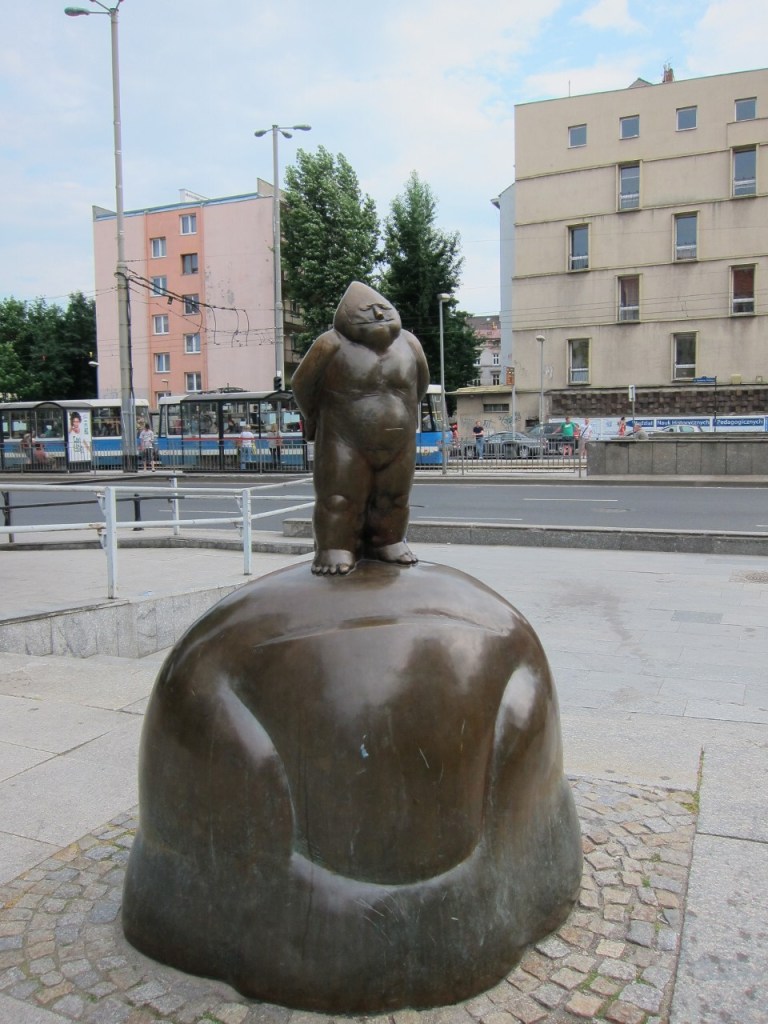 The first gnome sculpture in Wroclaw, where ul. Świdnicka and Kazimierza Wielkiego meet. The Orange Alternative often held events on this square.
