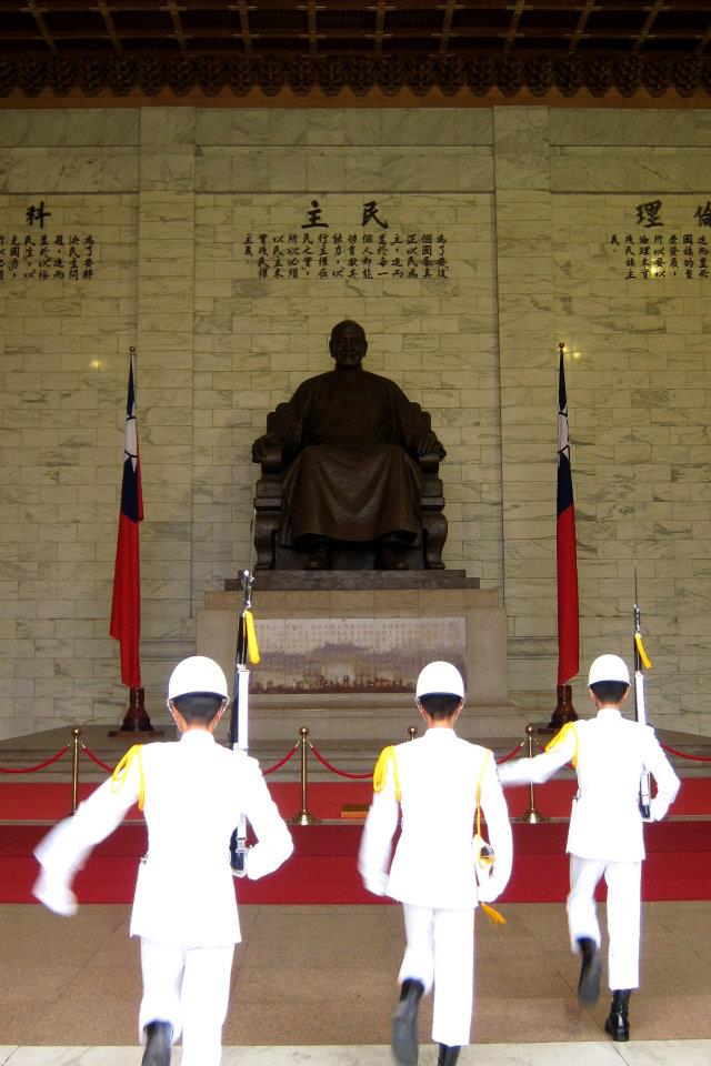 Guards at the Chiang Kai-shek Memorial Hall in Taipei