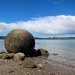 Koutu Boulders vs Moeraki Boulders: Which Boulder Beach Should You See?