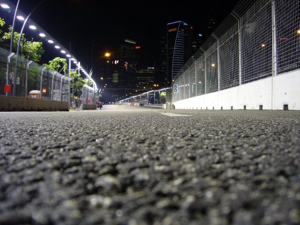 After the left-hand hairpin at Turn 13, the track opens up over the Esplanade Bridge. Turn 14 400 metres away shares the same junction as Turn 8 and is another prime overtaking spot.