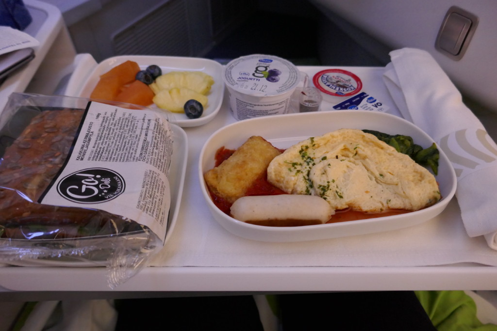 Finnair A350 business breakfast