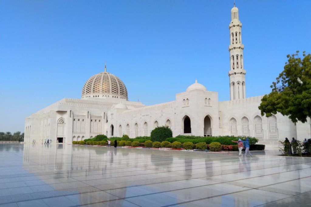 Oman road trip to Sultan Qaboos Grand Mosque