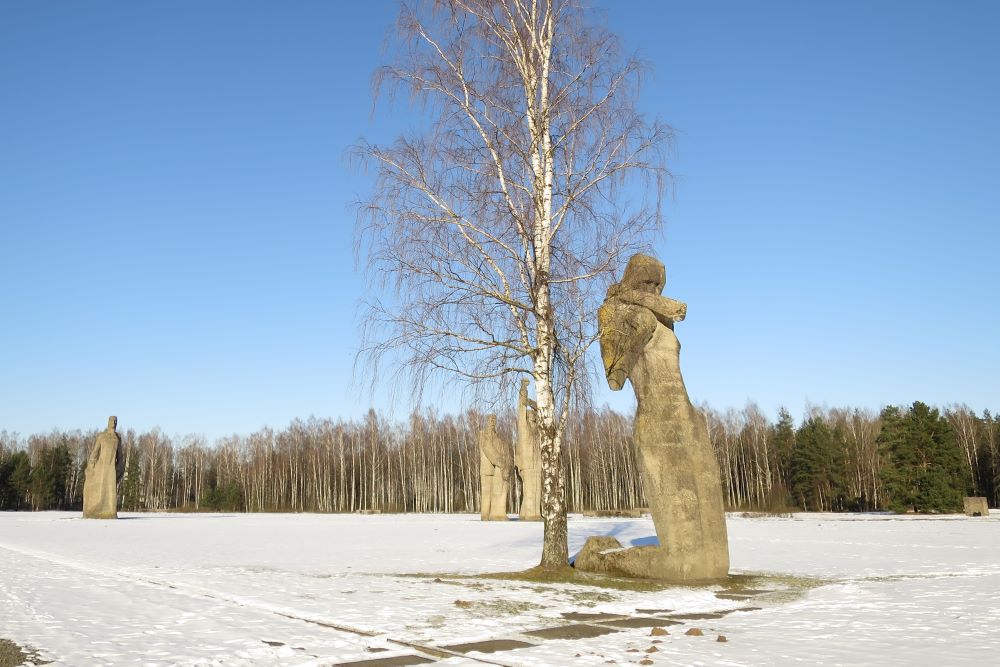 salaspils memorials sculptures